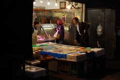 （サザエさんに出てきそうな）お魚屋さん