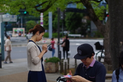 振り返ってもスマホでした