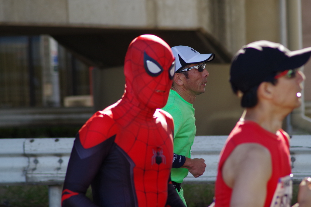 スパイダーマンも走る
