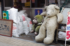 門番？モニュメント？　それとも粗大ごみか？？