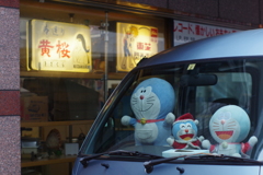 外には出ません！