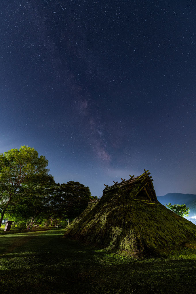 遺跡公園と星。