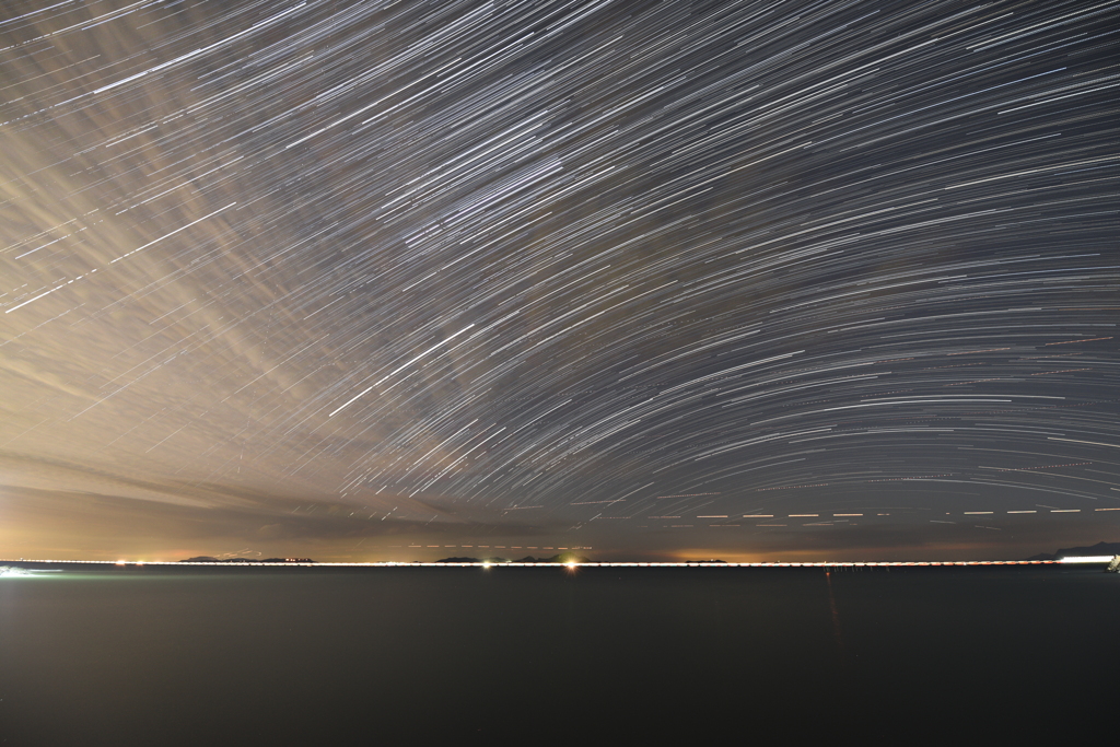 瀬戸内海のさざ波と星。