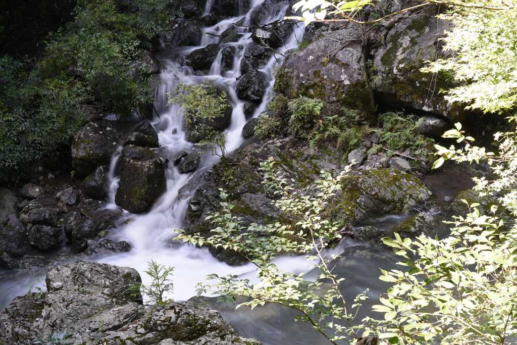 北峯の滝。②