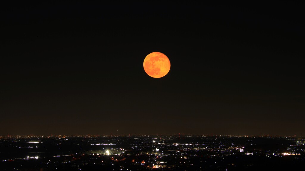 赤い月が奇麗で、、多重露光