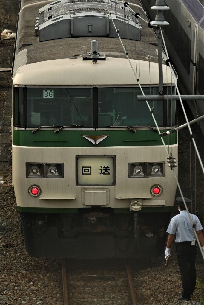 185系