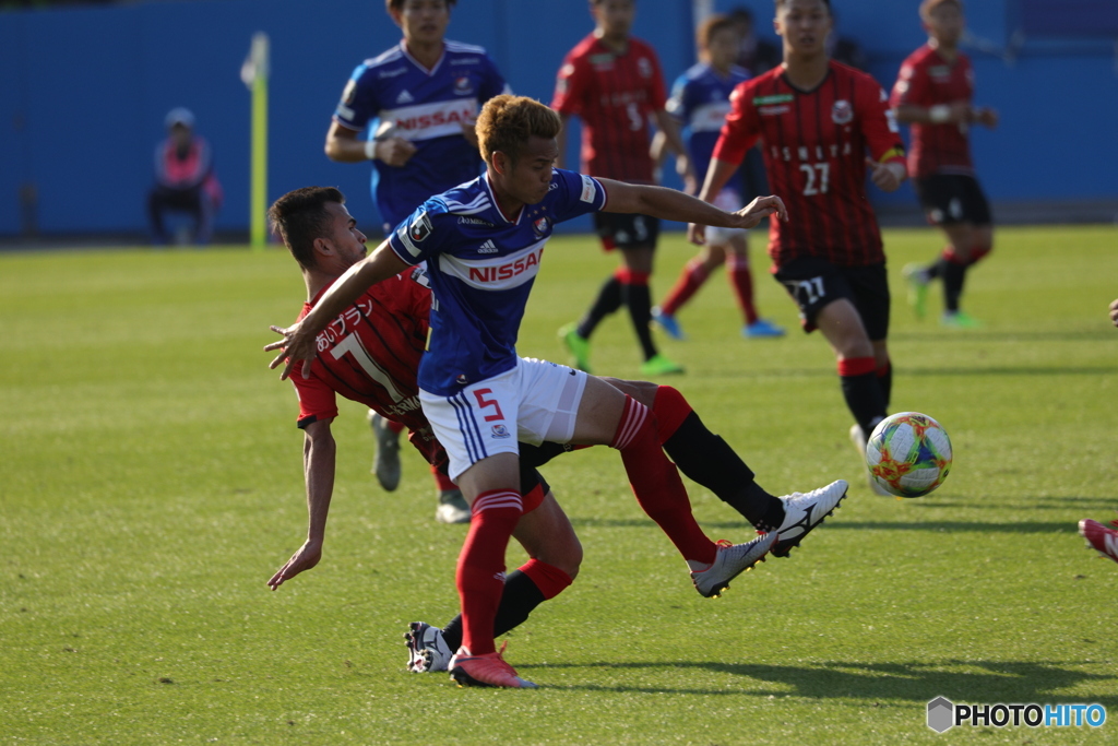 競り合い・・・ティーラトン選手