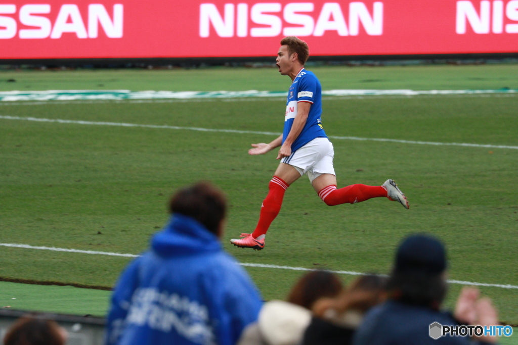 マリノス優勝：ティーラトン選手　先制ゴール後