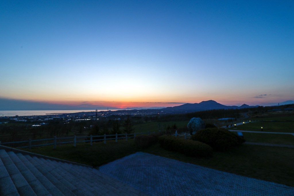 日没の有珠山と昭和新山