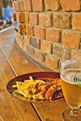 カリーブルストとヴァイス　小樽ビール