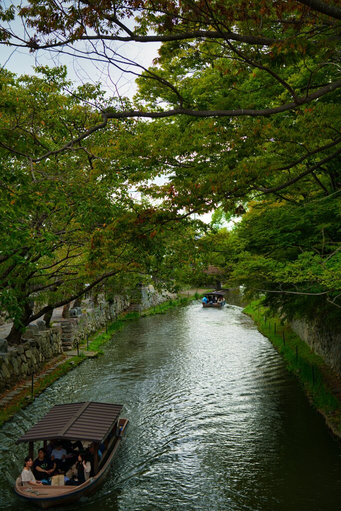 行き交う船　八幡川緑地