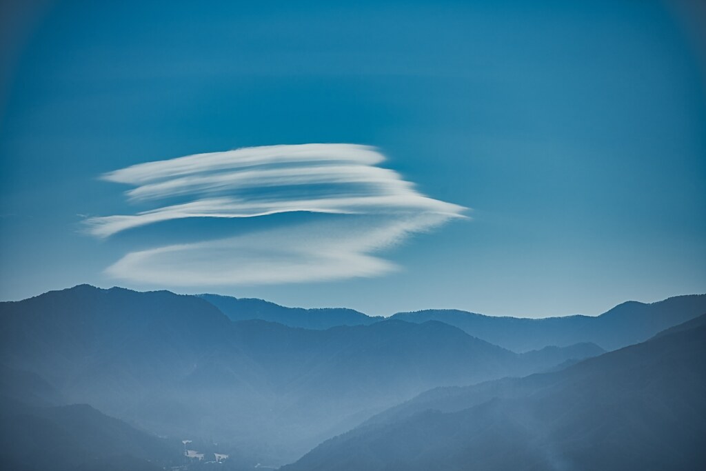 何雲？☆