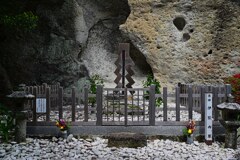 花窟神社　