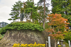 上杉兼信像　春日山城跡　日本100名城