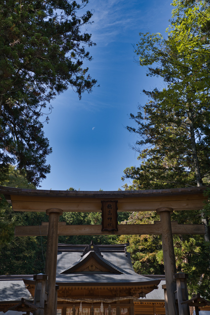 天高く　穂高神社