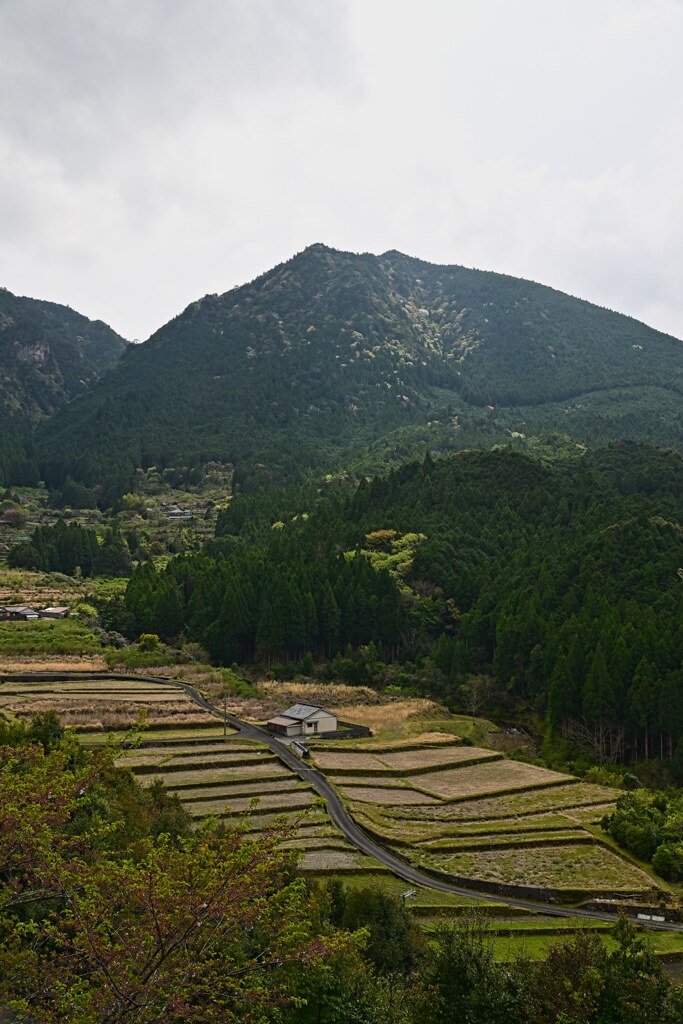 山間の田