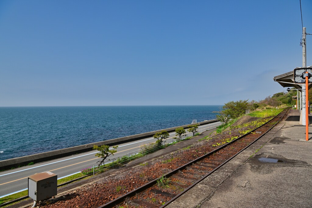 海のそば　下灘駅