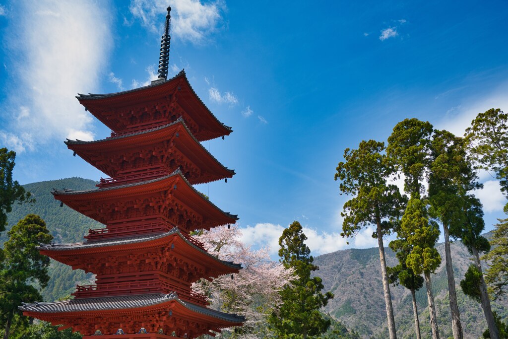 久遠寺　五重塔