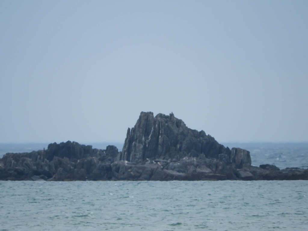 潜水艦島の右側