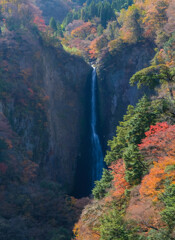 振動の滝(雄滝）