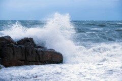 波浪注意報8