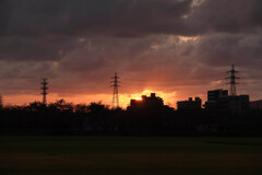覗く夕日
