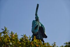 亀山上皇銅像