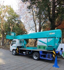 [高所作業車]