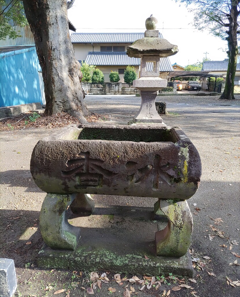 [手水鉢]