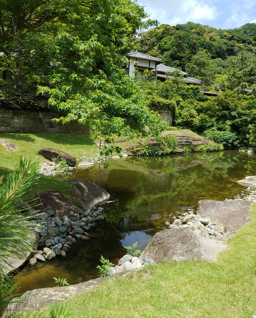 [池]