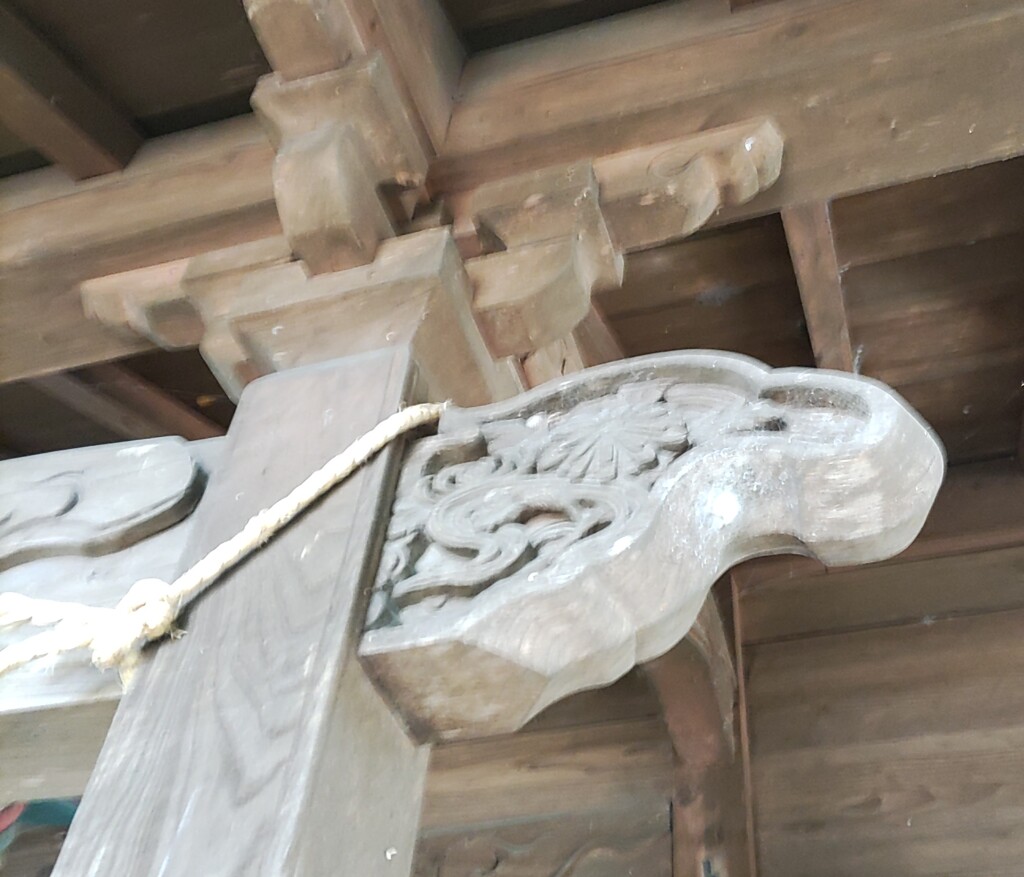 【建】木鼻