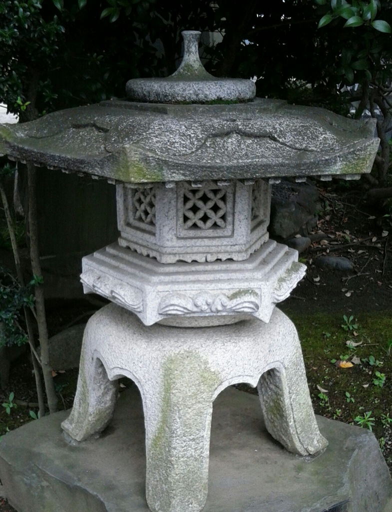 『雪見型灯籠』