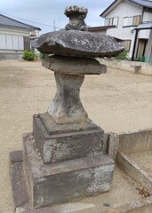{隠}灯篭