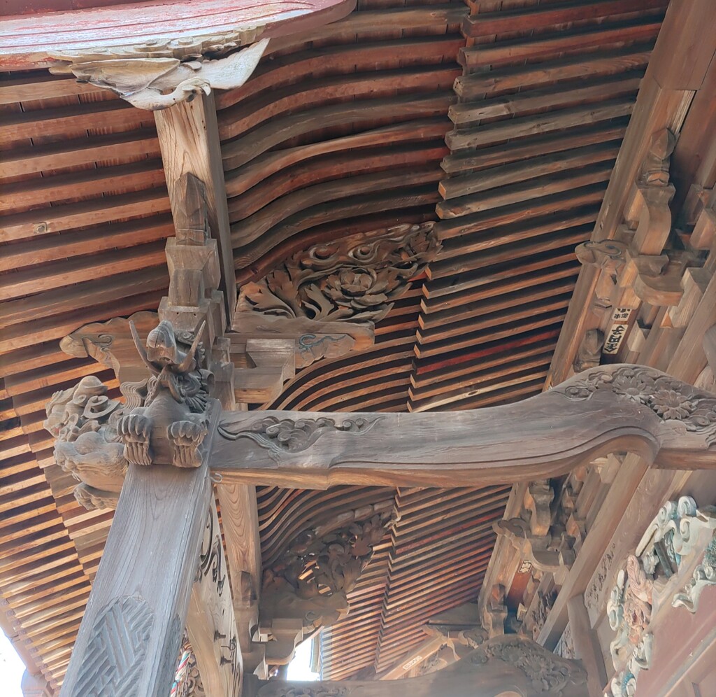 【建】手挟