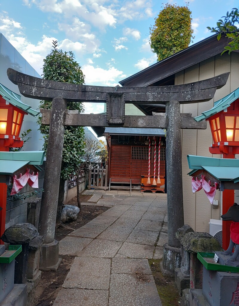 [稲荷神社]