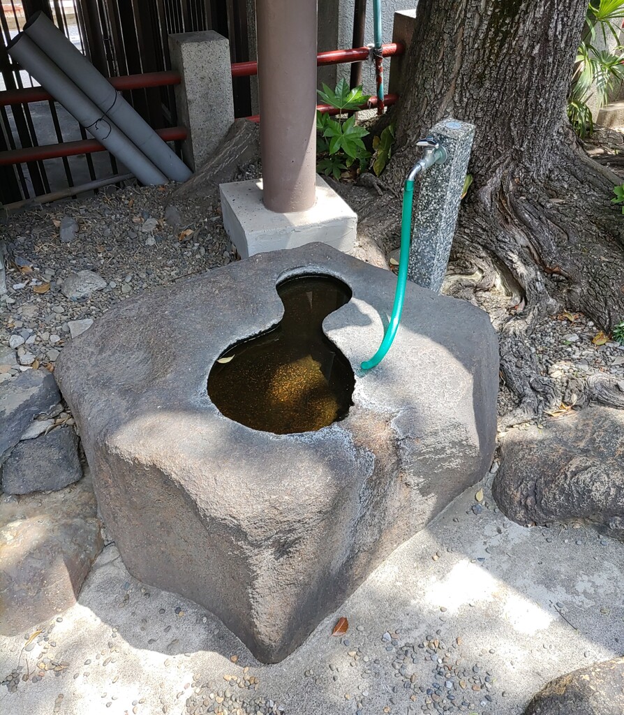 [手水鉢]