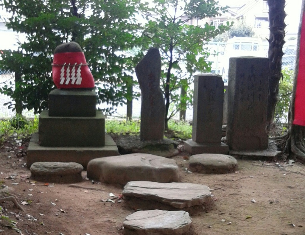 [石碑群]