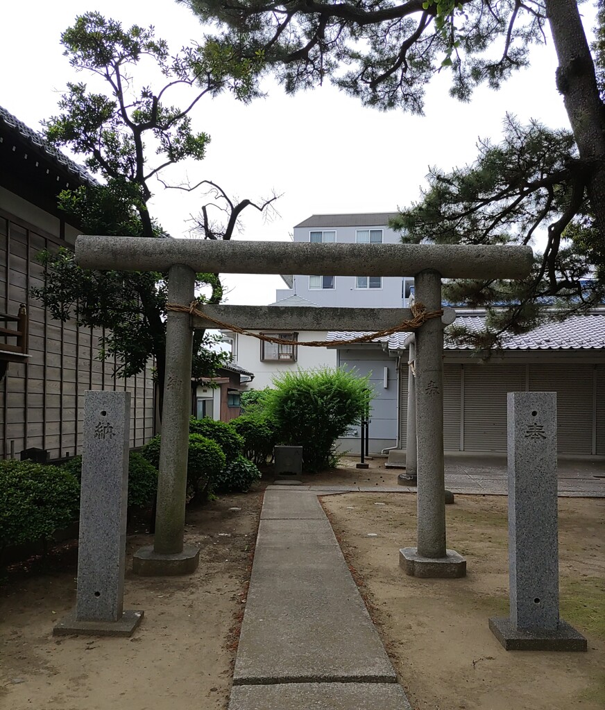 『稲荷神社』