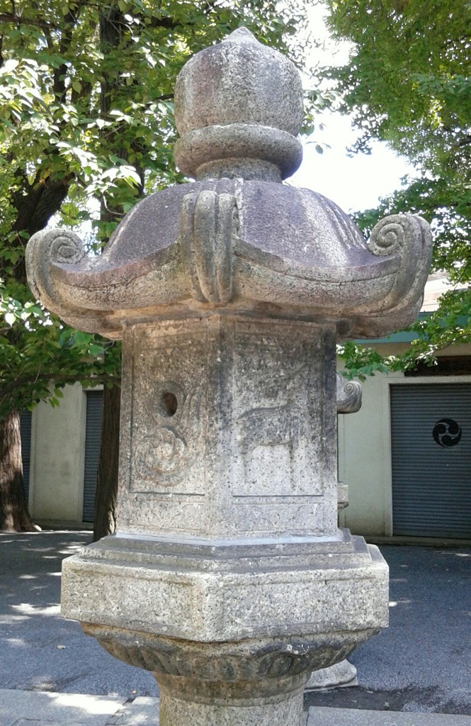 [春日型灯篭]