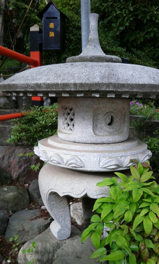 『雪見型灯籠』