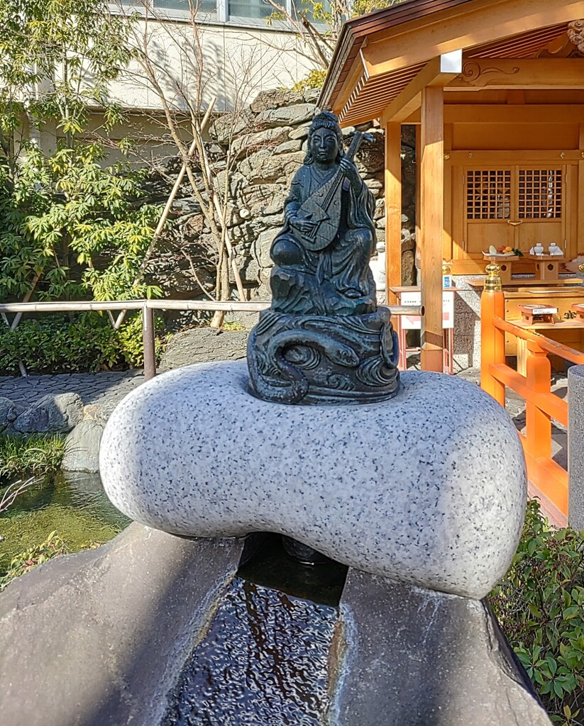 [弁財天]