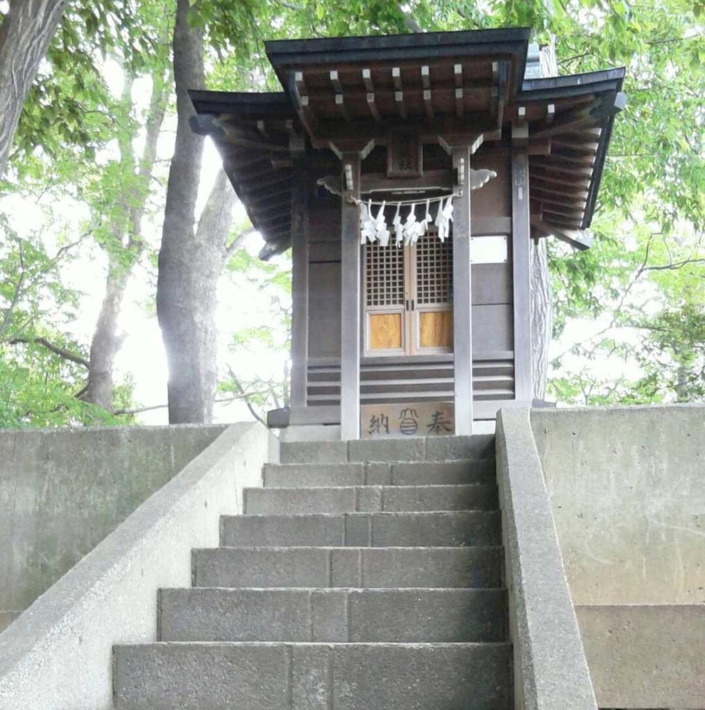 『御嶽社』