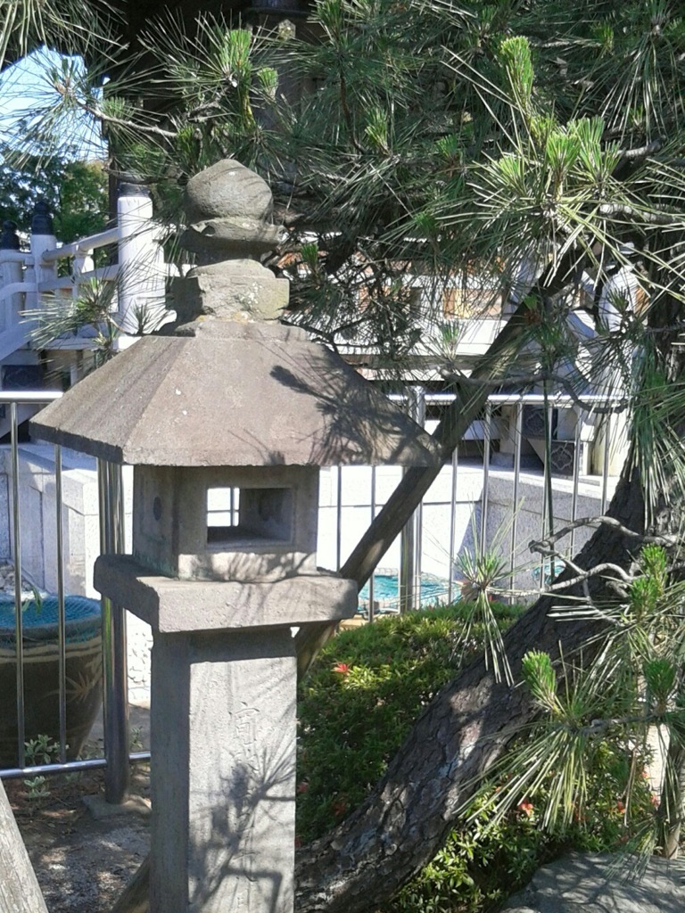 [石灯篭]