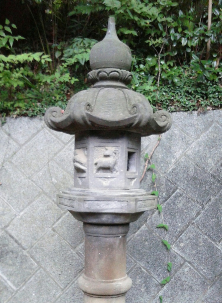 『春日型灯籠』