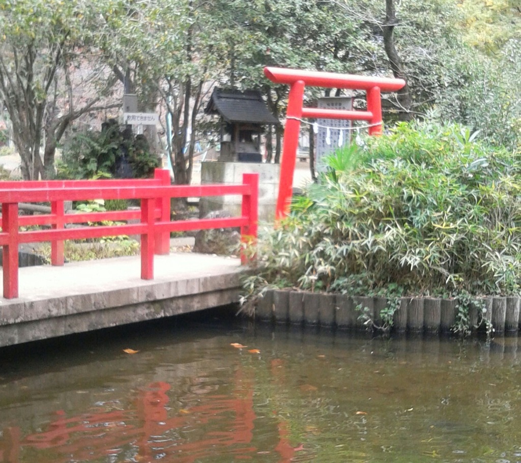 『弁財天社』