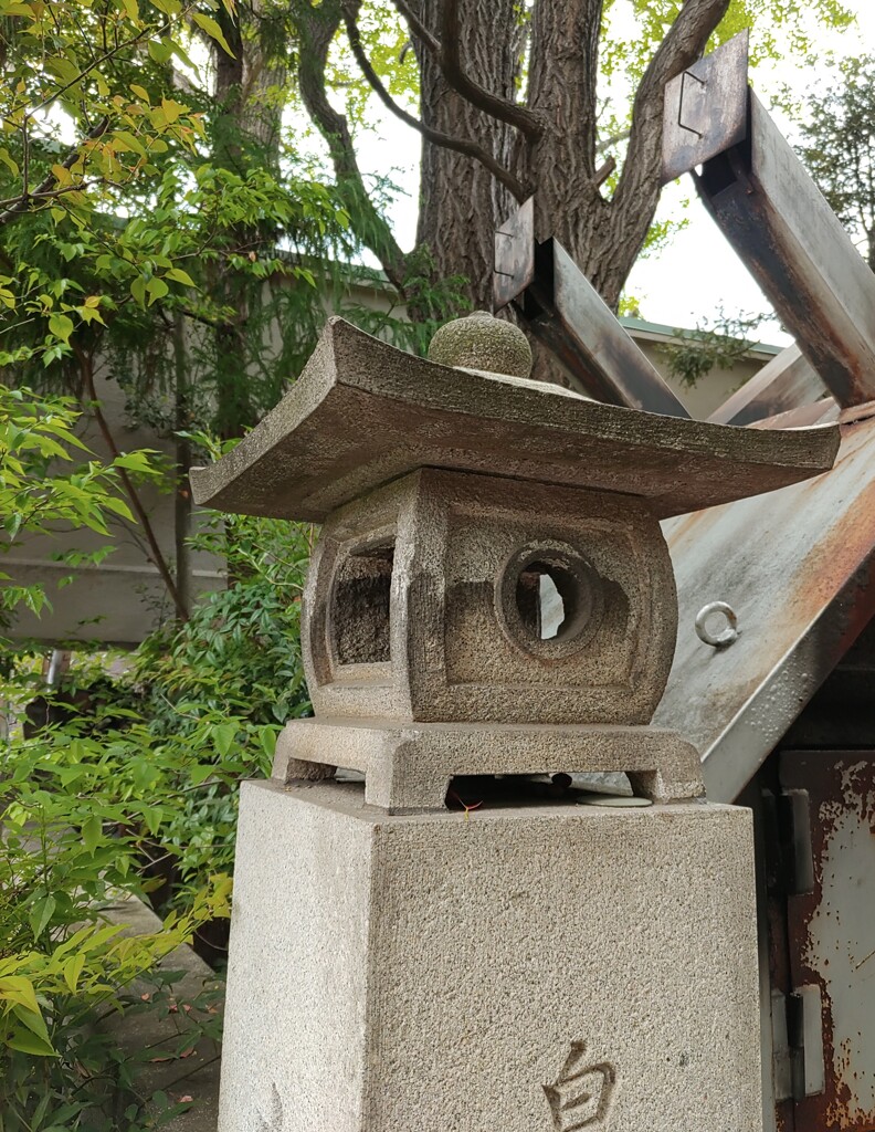 [天下茶屋型灯籠]