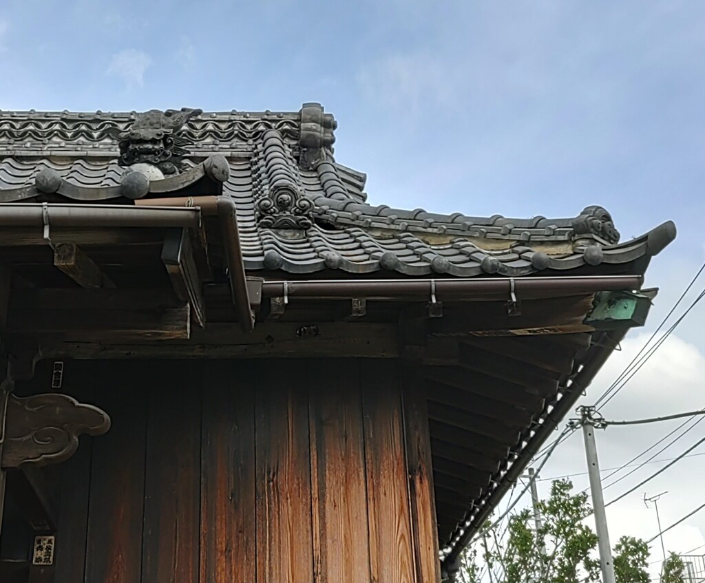 [飾り瓦]
