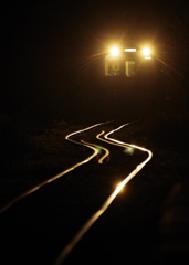 光る線路