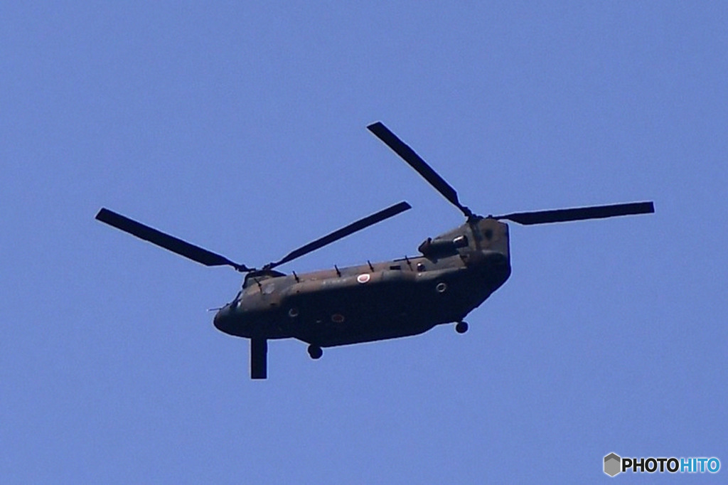 家の上空を自衛隊のヘリ