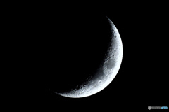 今宵の月  (月齢3.9)